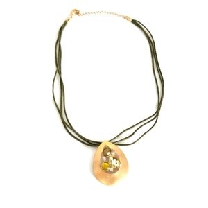 womens pendant necklace